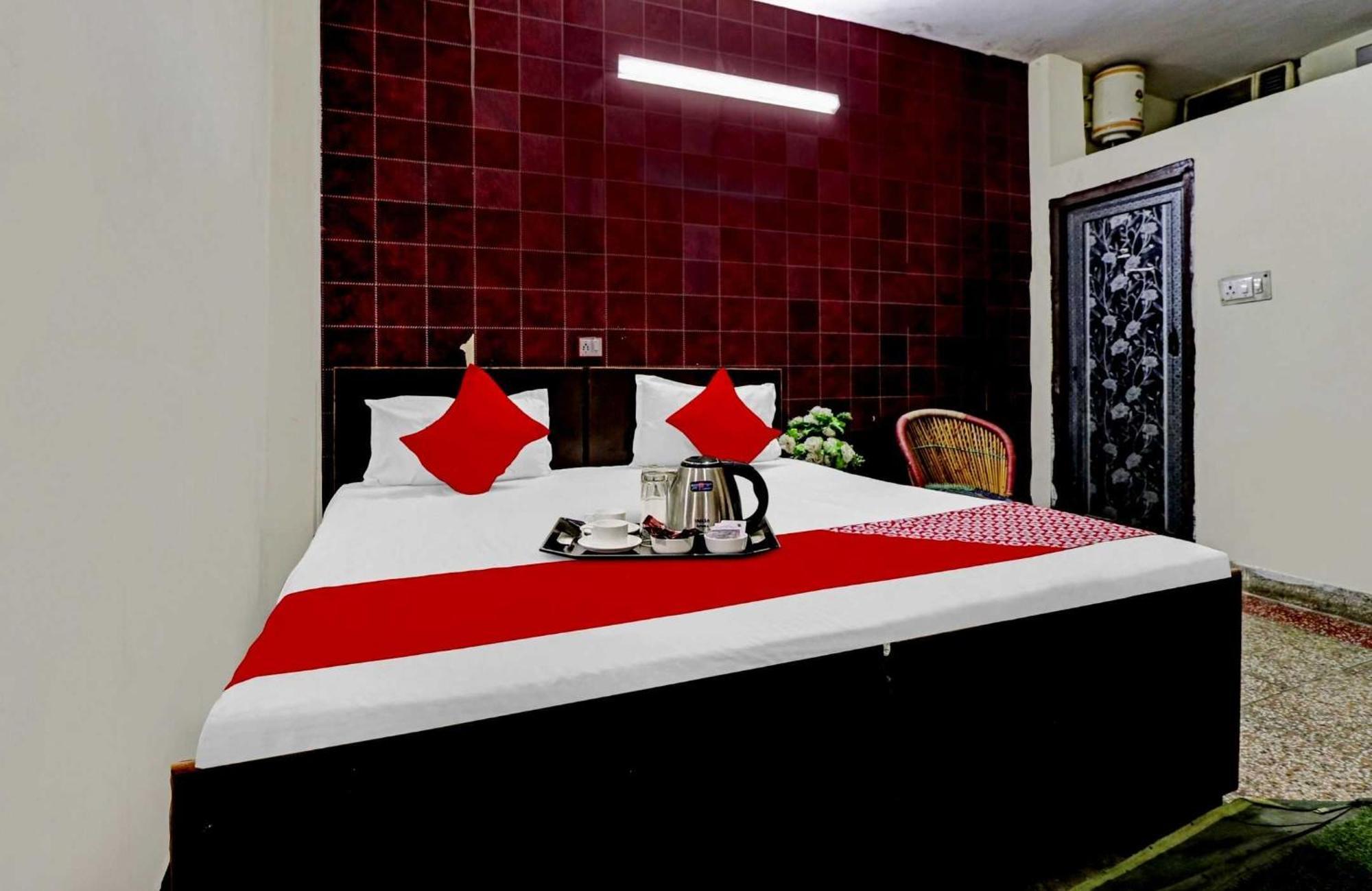 OYO Hotel 73235 Hotel Lion Neu-Delhi Exterior foto